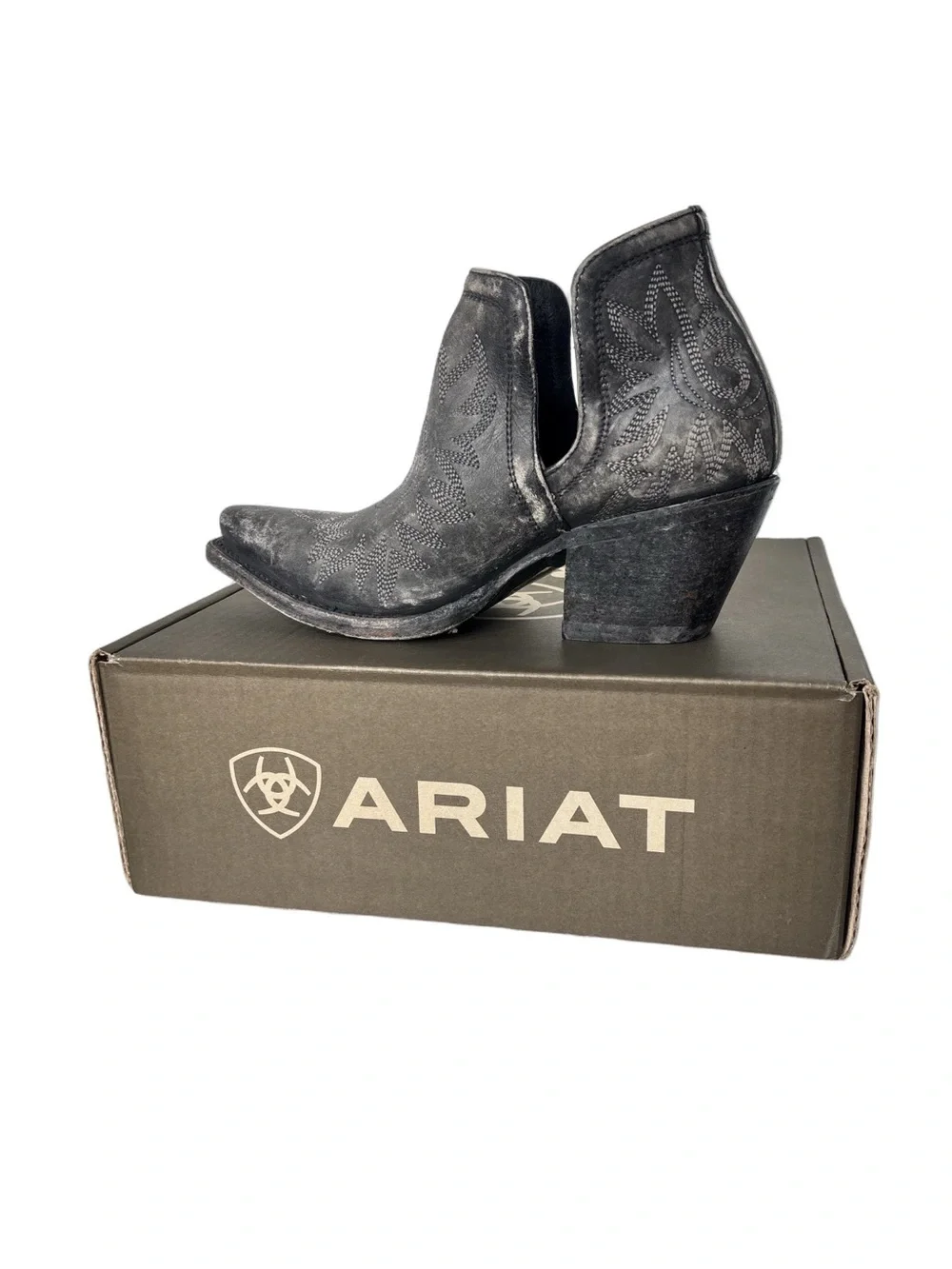 With Box Ariat Women’s Western Boots - naturally distressed black booties size 8 - Picture 1 of 16